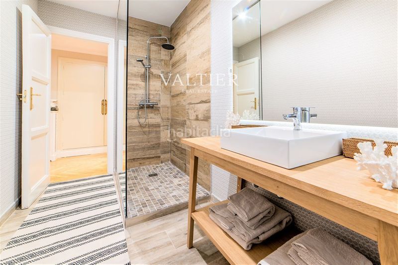 Foto 7943be75-932e-46b4-817a-5918f6fc8908. Rent flat with heating parking in Argüelles Madrid