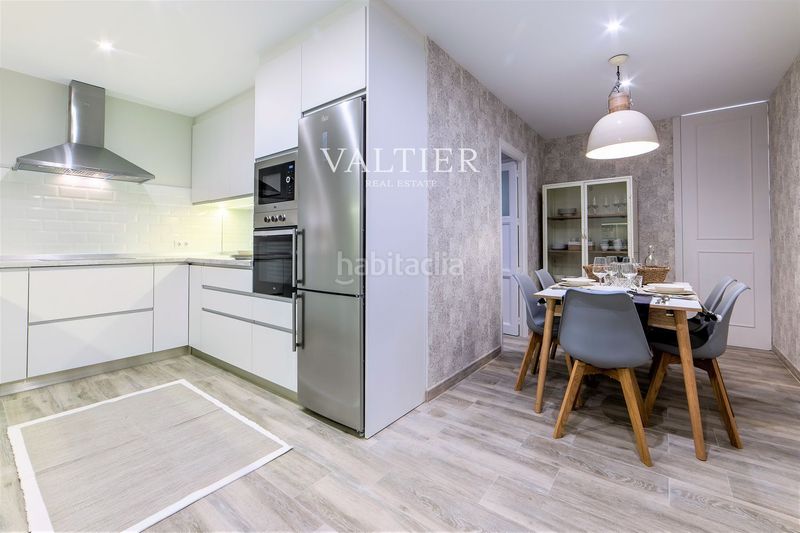 Foto f1e4b0f3-019b-4e2b-b01a-50b2aebf229a. Rent flat with heating parking in Argüelles Madrid
