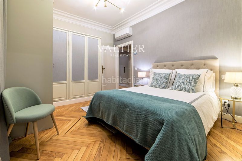 Foto f6921da5-f632-4c7c-88d5-d322f75d0cd5. Rent flat with heating parking in Argüelles Madrid