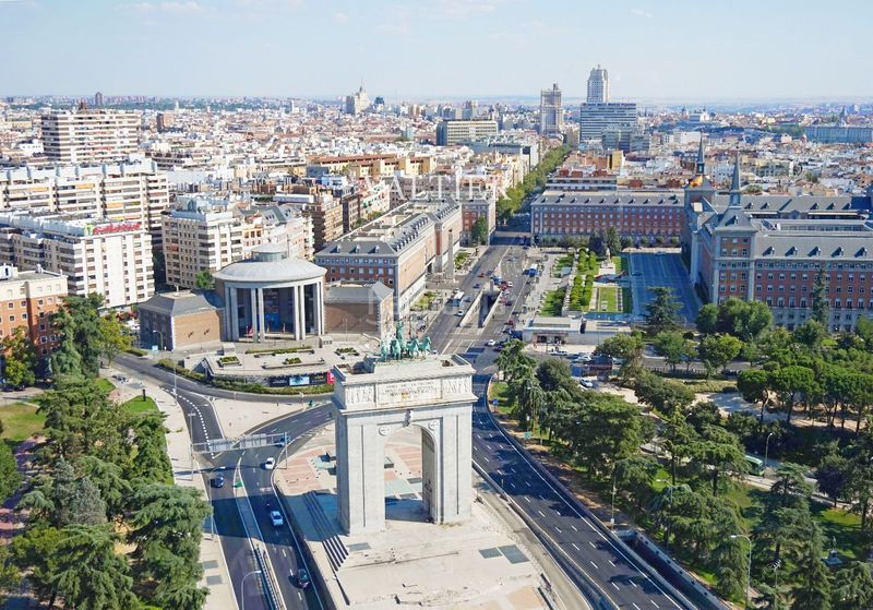 Foto fe628b6f-960f-4927-ad91-4e75c9b40107. Pis a Argüelles Madrid