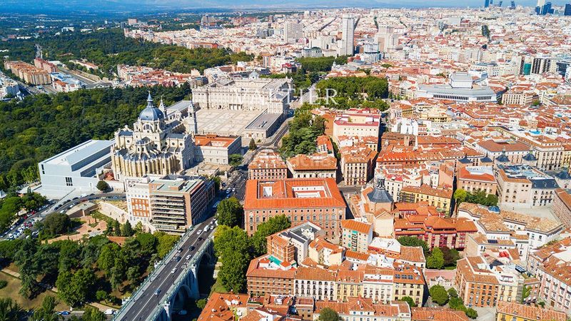 Foto 6788d604-d8cc-46df-a587-c4e997c6aa19. Pis amb calefacció a Recoletos Madrid