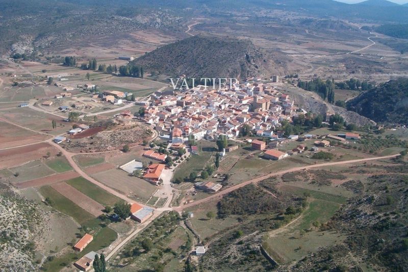 Foto be246bc2-3fac-4b12-bf98-3b1c967e8a5a. Finca rústica a Henarejos