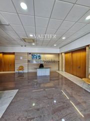 Location Bureau  Calle dels traginers. Oficina en edificio imper