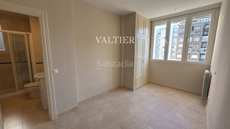 Foto 23f0e5a1-5aa2-435e-9a7c-f825913b9635. Lloguer pis amb aparcament a Almagro Madrid