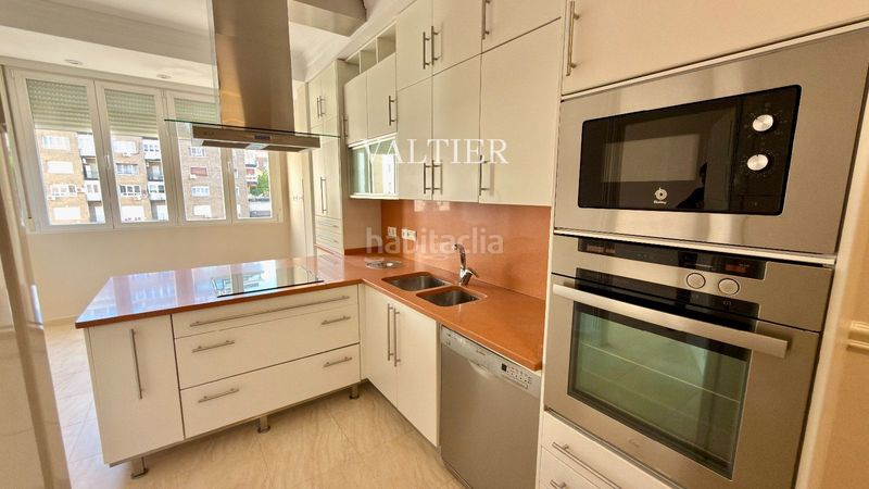 Foto 5d4442a3-3d75-437c-b43c-1039d967585a. Lloguer pis amb aparcament a Almagro Madrid