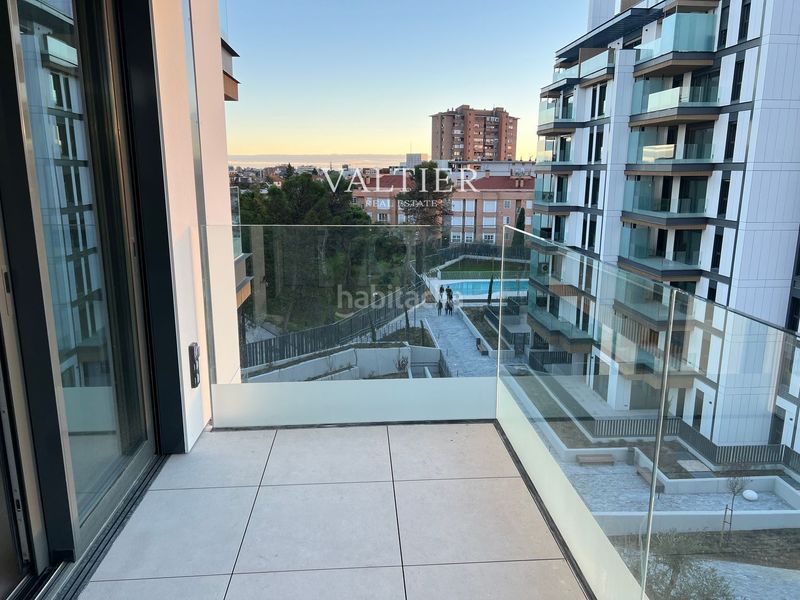 Foto f81734cf-d97f-42c4-92bf-3ce4fb85a750. Lloguer pis amb aparcament piscina a Colina Madrid