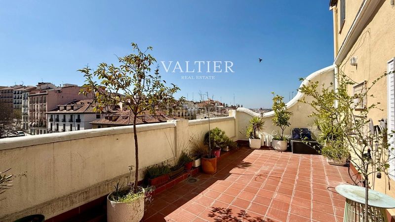 Foto 992df2cb-c2cb-4a50-83d0-f6aaba019982. Location attique dans Palacio Madrid