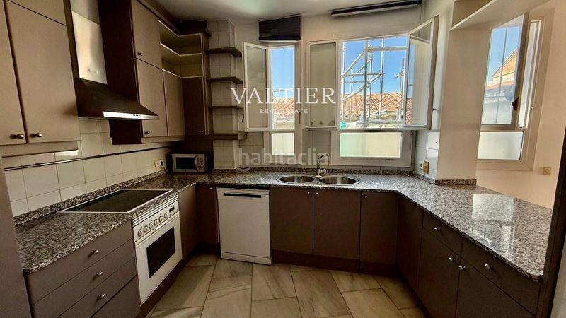 Foto 8d0b1db0-82f7-4396-80c9-1460ae3cceba. Rent penthouse in Palacio Madrid