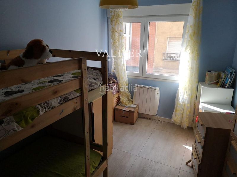 Foto 27507ef0-bd0e-45b3-a03a-8f981afb14ad. Rent flat in Valdeacederas Madrid