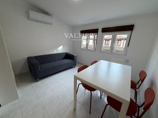 Miete Etagenwohnung  Gerona. Alquiler de piso en calle de gerona, sol