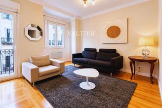 Rent Flat  De manuela malasaña. Piso en calle de manuela malasaña, centro, madrid