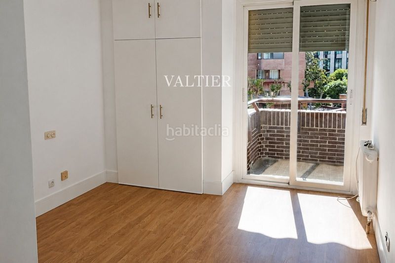 Foto 3b2d4203-9597-41ab-a92f-d2cf01739d54. Rent flat with parking pool in Fuente del Berro Madrid