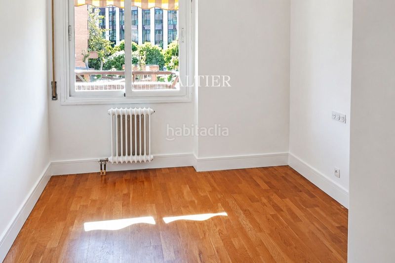 Foto 89b1d5a6-3535-419d-9ef1-c1559456fac4. Rent flat with parking pool in Fuente del Berro Madrid
