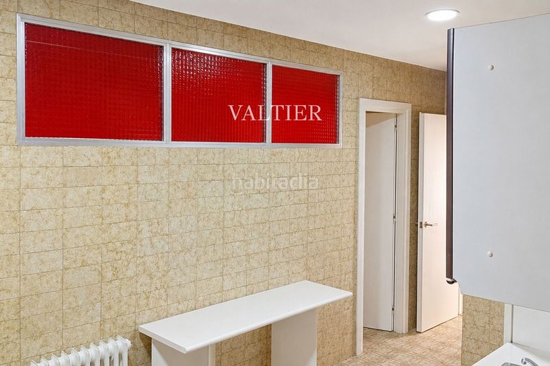 Foto 90de1e54-374f-4a52-9e6f-992866810cd5. Rent flat with parking pool in Fuente del Berro Madrid