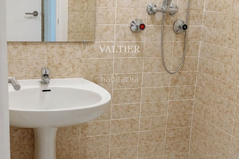 Foto d7b70a89-14b6-4b26-ba8d-b34af9c642c5. Rent flat with parking pool in Fuente del Berro Madrid