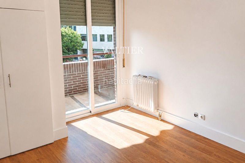 Foto d90f6f67-8bf8-499c-b44d-ac7e8330a259. Rent flat with parking pool in Fuente del Berro Madrid