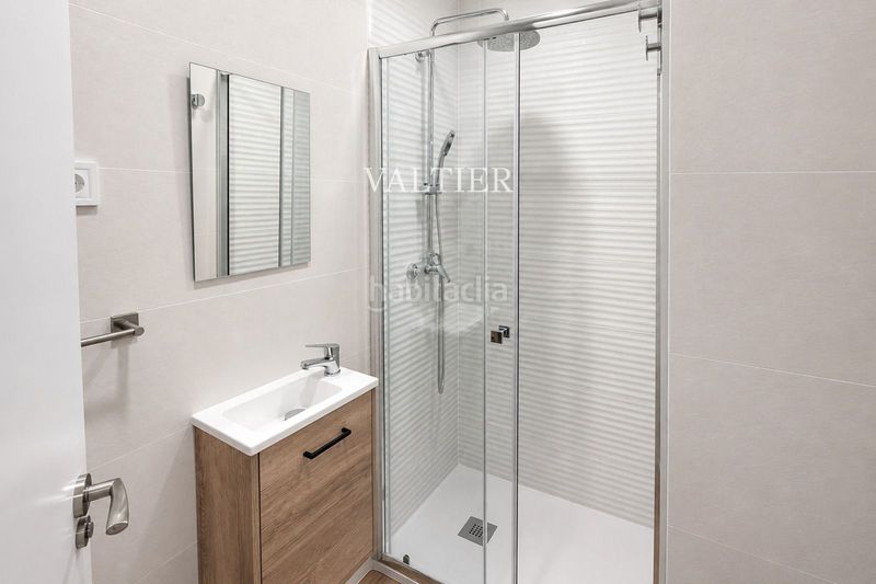 Foto bcbeab7e-80f1-4ea3-8edf-3df82e60207d. Rent flat in Ciudad Jardín Madrid