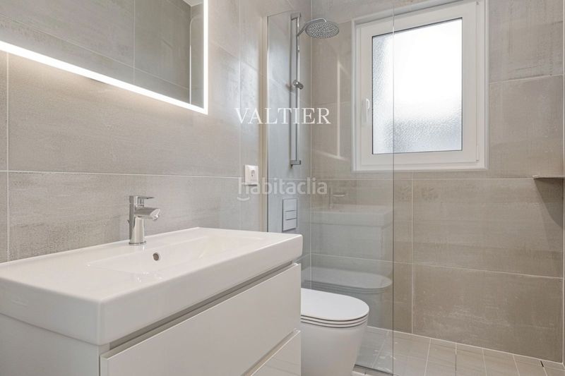 Foto 50d053bf-ccb9-4bf9-a8c9-eecd26bad375. Pis a Castellana Madrid