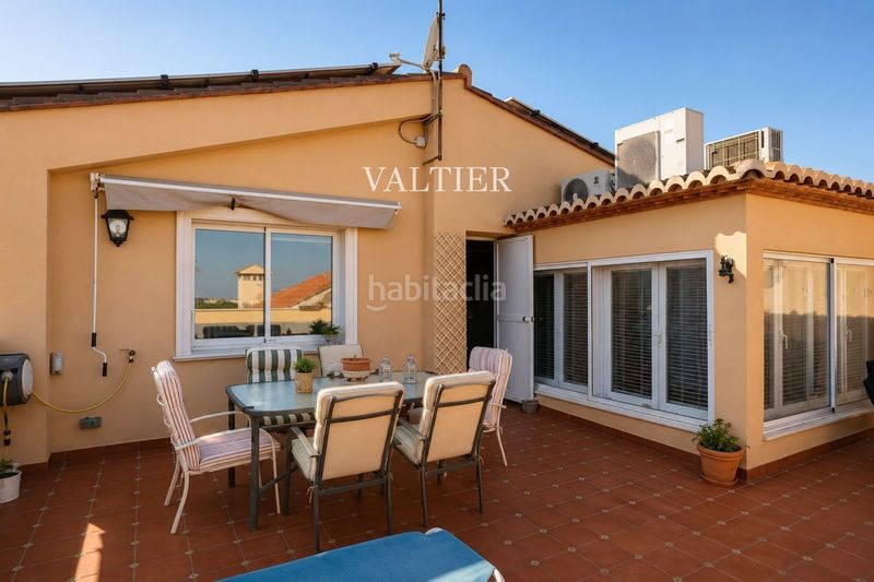 Foto 09db9722-53f8-4428-bf74-10f12c4c0b06. Casa amb aparcament a Almoines