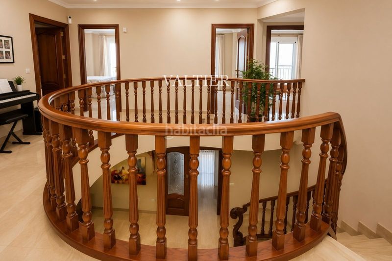 Foto ff2bb874-77eb-40c8-b88c-458b38eda0f7. Casa amb aparcament a Almoines