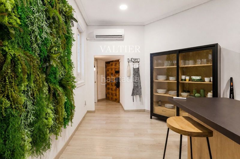 Foto b7210342-a2ac-4b83-a72d-d3c59482a625. Rent flat in Sol Madrid