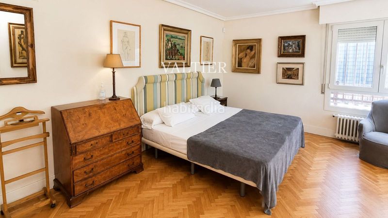 Foto 236fa6d3-7e77-4f99-adfe-76674b2e8811. Flat with heating parking in El Viso Madrid