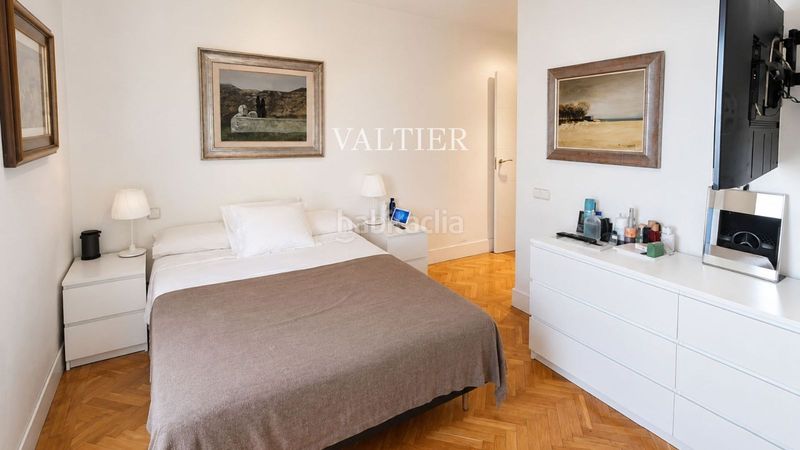 Foto 4a5a3713-60b2-432f-af88-04be483ae850. Flat with heating parking in El Viso Madrid