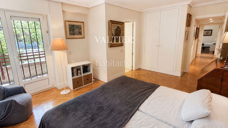 Foto 605825a3-acd2-4d69-80f3-e33971426ab4. Flat with heating parking in El Viso Madrid