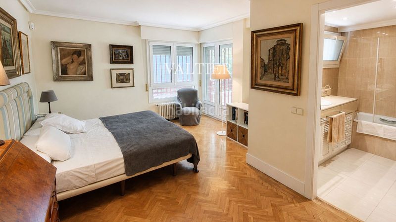 Foto 7f378176-3061-41ee-a7e2-d5b2481255d9. Flat with heating parking in El Viso Madrid