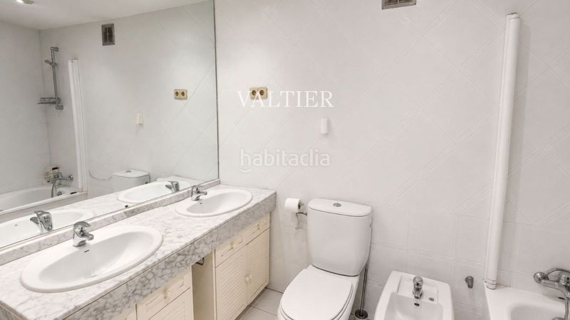 Foto 9b627ecc-9b93-4b28-b43e-81fd7c156d1c. Flat with heating parking in El Viso Madrid