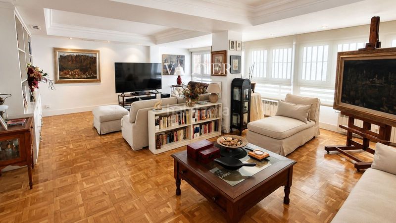 Foto b234defa-c175-4be0-bd7b-8baec626a014. Flat with heating parking in El Viso Madrid