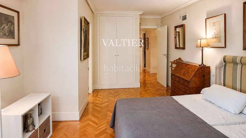 Foto b95ef0ef-77d2-42b9-bbaa-9538353d7cff. Flat with heating parking in El Viso Madrid