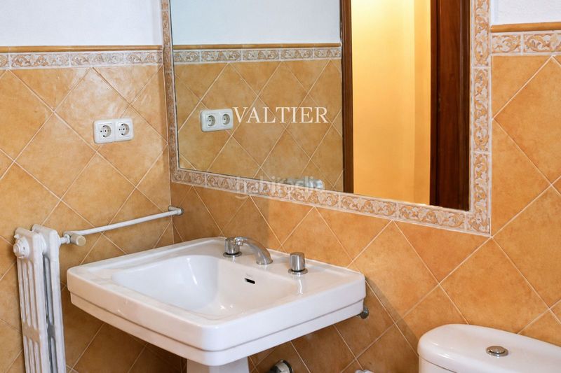 Foto ed5415ee-b0f4-43cb-938c-c19c92d7e96d. Lloguer pis a Almagro Madrid