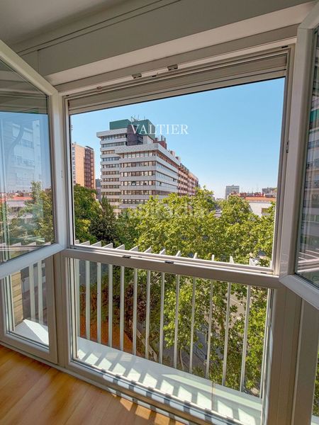 Foto 96a894b3-87db-4619-b814-a884bdd61ee2. Rent flat with parking in Castillejos-Cuzco Madrid