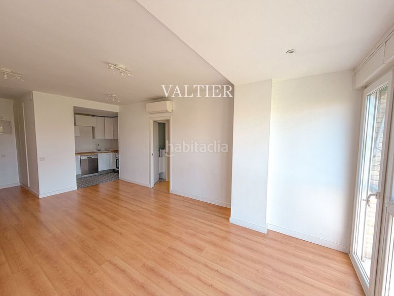 Foto fe1d9be0-a1c8-48da-84ab-b930852bf16e. Rent flat with parking in Castillejos-Cuzco Madrid