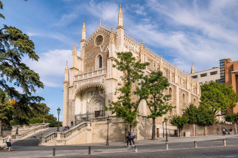 Foto cfa2877f-adca-4bd7-8558-4f7995cb48fd. Lloguer pis amb calefacció a Jerónimos Madrid