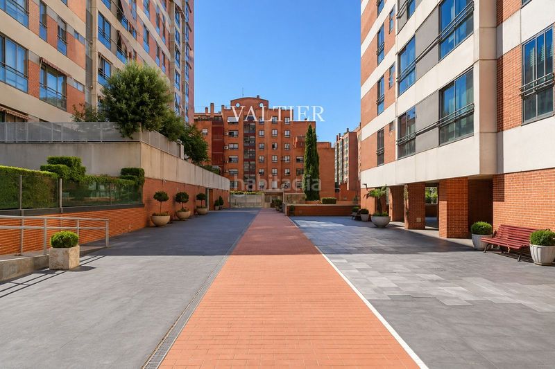 Foto e5a66aa9-5677-46fe-86d7-be1422784a25. Lloguer pis amb aparcament piscina a San Juan Bautista Madrid