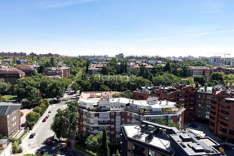 Foto 1eb53071-cff6-485f-b174-16b44f15ae0a. Rent flat with parking pool in Costillares Madrid