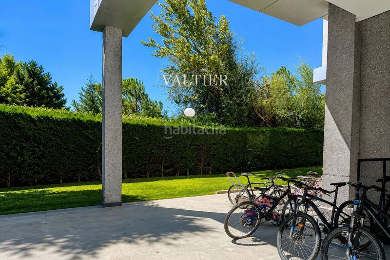Foto f836eca7-12e7-4ae2-ba65-f5421b9a4866. Rent flat with parking pool in Costillares Madrid