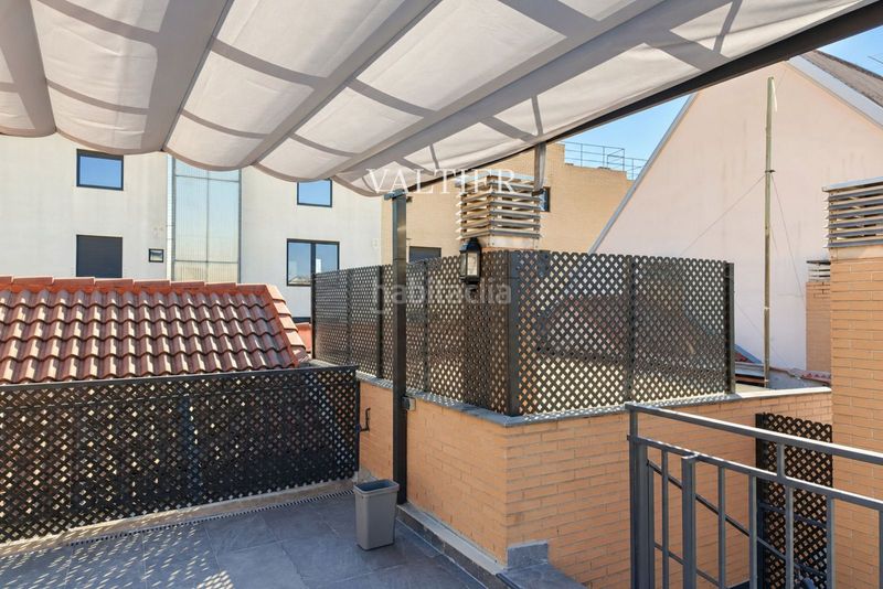Foto 445ce134-e6d5-49b8-b43e-67775727f1d7. Rent duplex with parking in El Viso Madrid