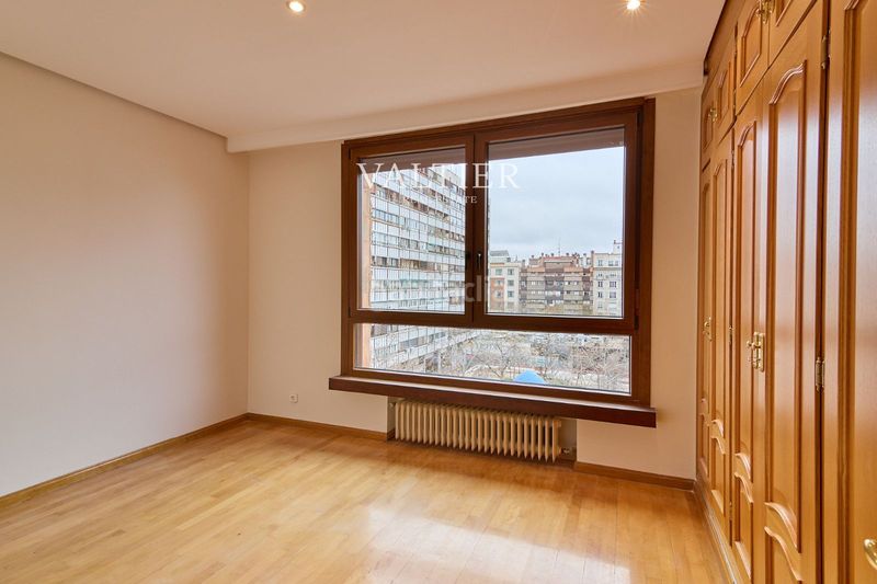 Foto 05cfca8a-a56d-45e3-b3b2-9d9c99b25d62. Rent flat with parking in Lista Madrid
