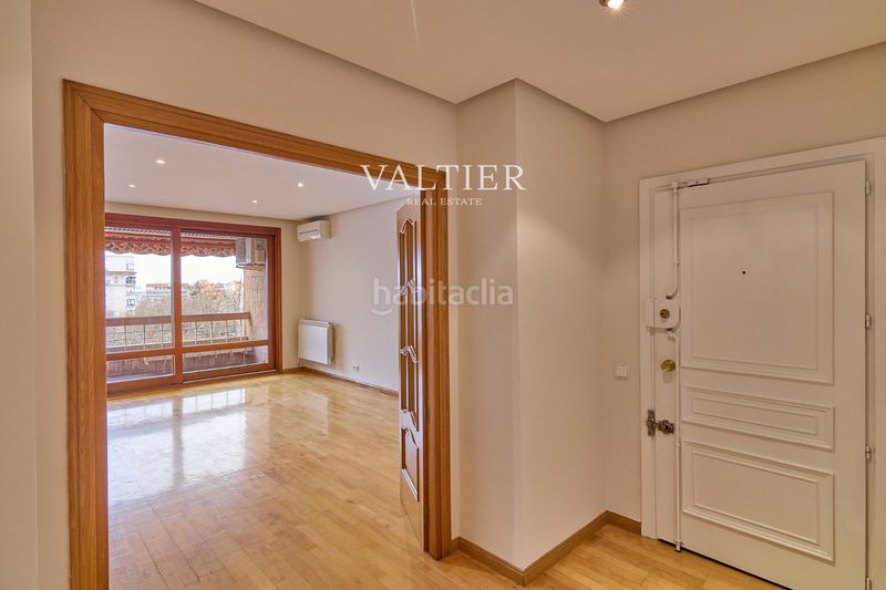 Foto 12aa9f85-38a2-40a3-8999-4ee68c011453. Rent flat with parking in Lista Madrid