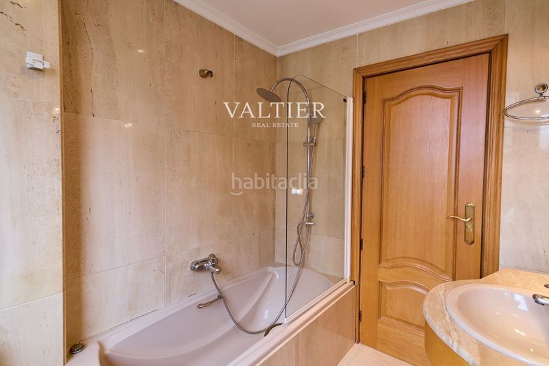 Foto 9f82bd54-4085-4419-bfd8-b4c10bd850d3. Rent flat with parking in Lista Madrid