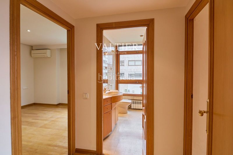 Foto c869a475-8262-43b7-bc0e-7df49e3746fe. Rent flat with parking in Lista Madrid