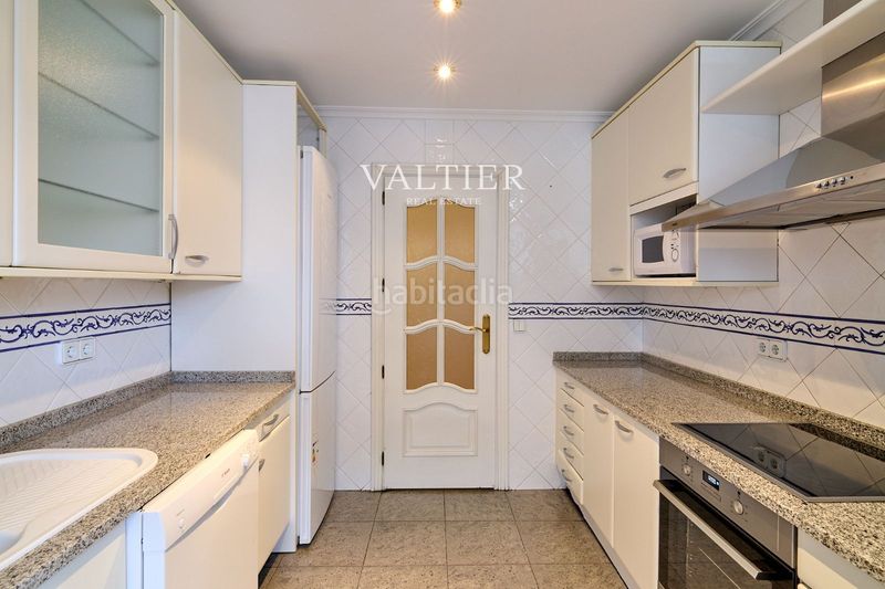 Foto d672bcc5-a79e-4452-aa50-ed49d4d865de. Rent flat with parking in Lista Madrid