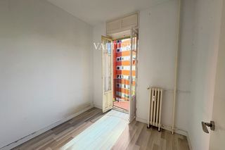 Flat  Magallanes. Piso a reformar en venta en arapiles, chamberi, madrid