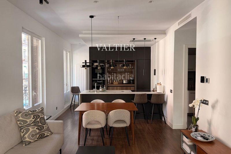 Foto 5aa99b9f-b852-4a21-a5a5-b77c00532403. Rent flat in Trafalgar Madrid