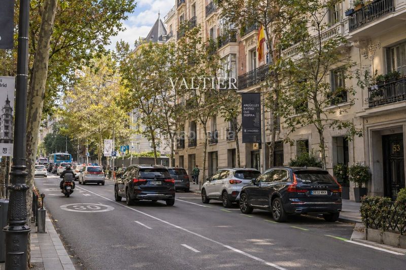 Foto 801d4344-187d-4323-adac-178d458ab4fe. Pis amb aparcament a Argüelles Madrid