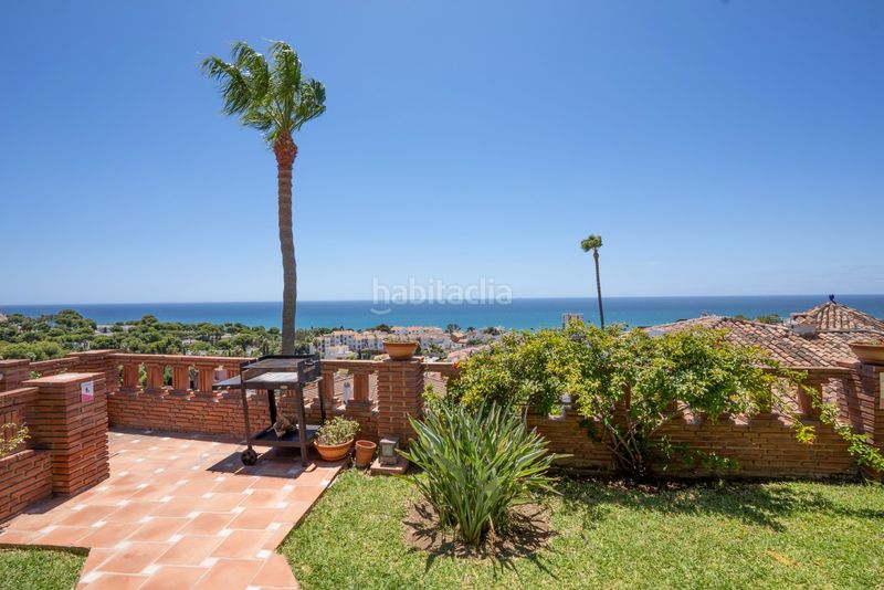Foto 5907c99f-4f13-40bf-b478-e1f7c7af4151. Xalet amb xemeneia aparcament piscina a Riviera del Sol Mijas