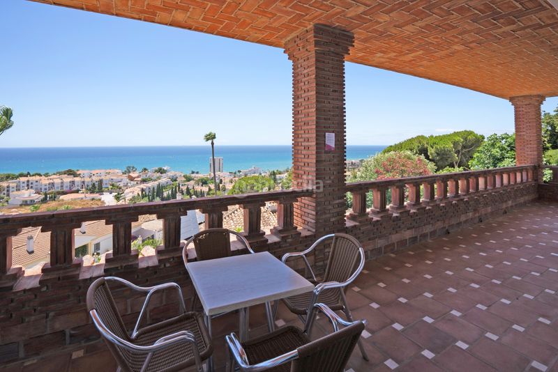 Foto f30c7a4d-add4-4295-b918-0942a5d983bd. Xalet amb xemeneia aparcament piscina a Riviera del Sol Mijas